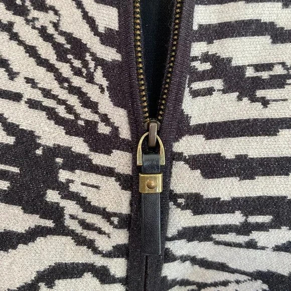 Christian Siriano NY Exotic Print Fringed Poncho Jacket NWOT Women's Size S / M - Picture 12 of 12